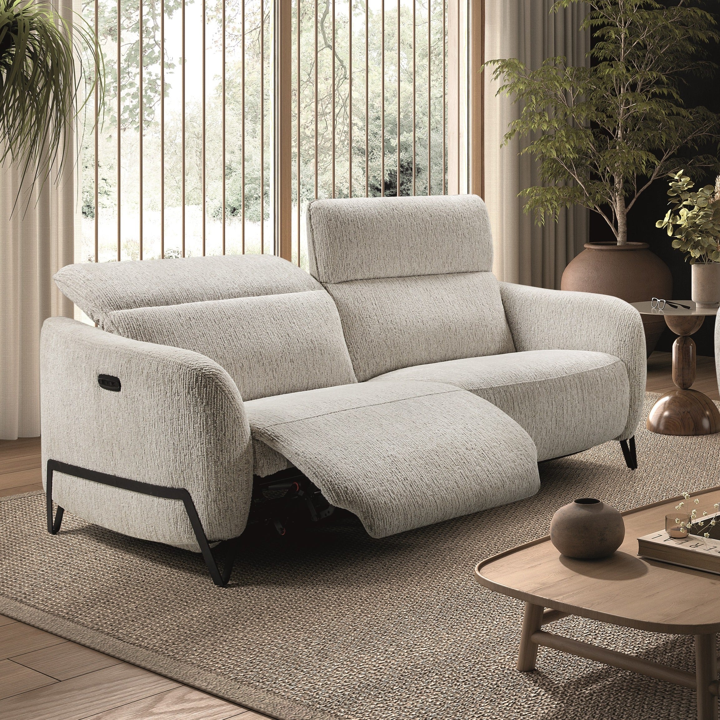 Très agréable canapé avec des relax électriques pour un confort maximum