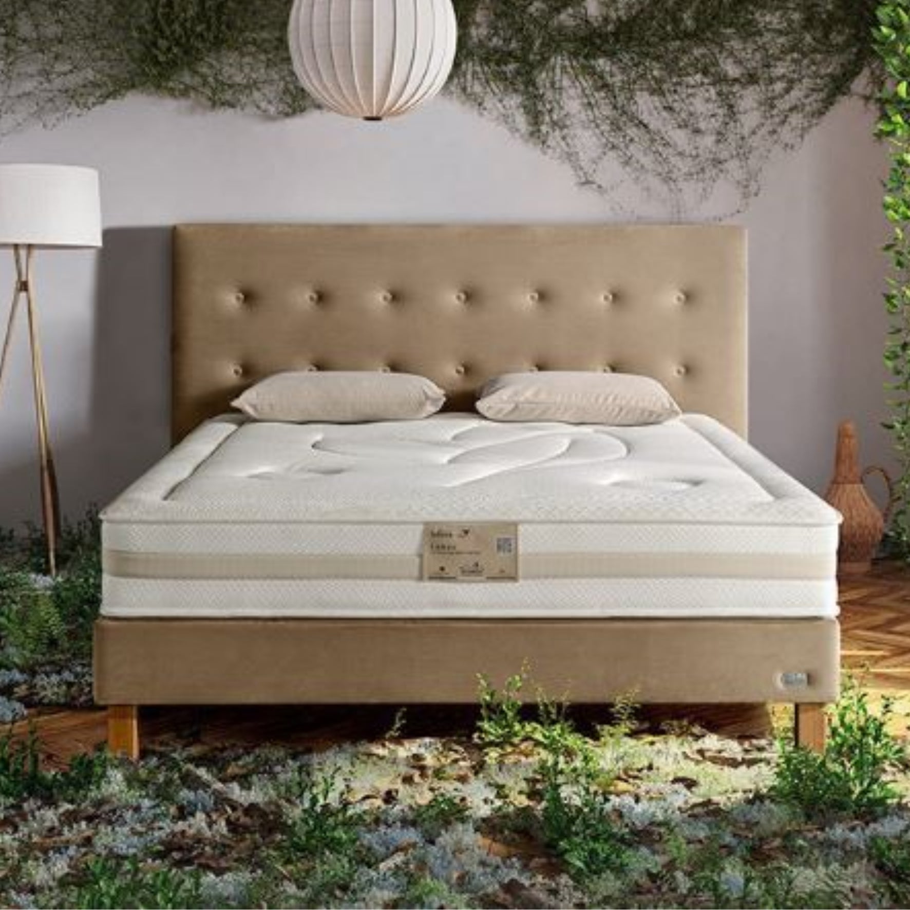 Matelas avec une couche de latex, pour un accueil moelleux et dynamique. Parfait pour les personnes qui ont mal au dos