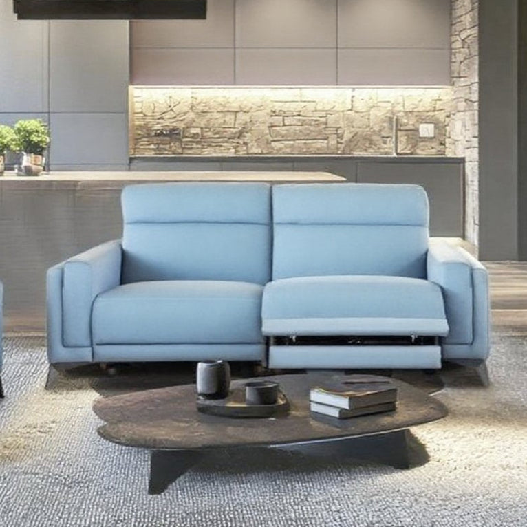 Très beau canapé cuir bleu ciel, 3 places, avec 2 relax électriques